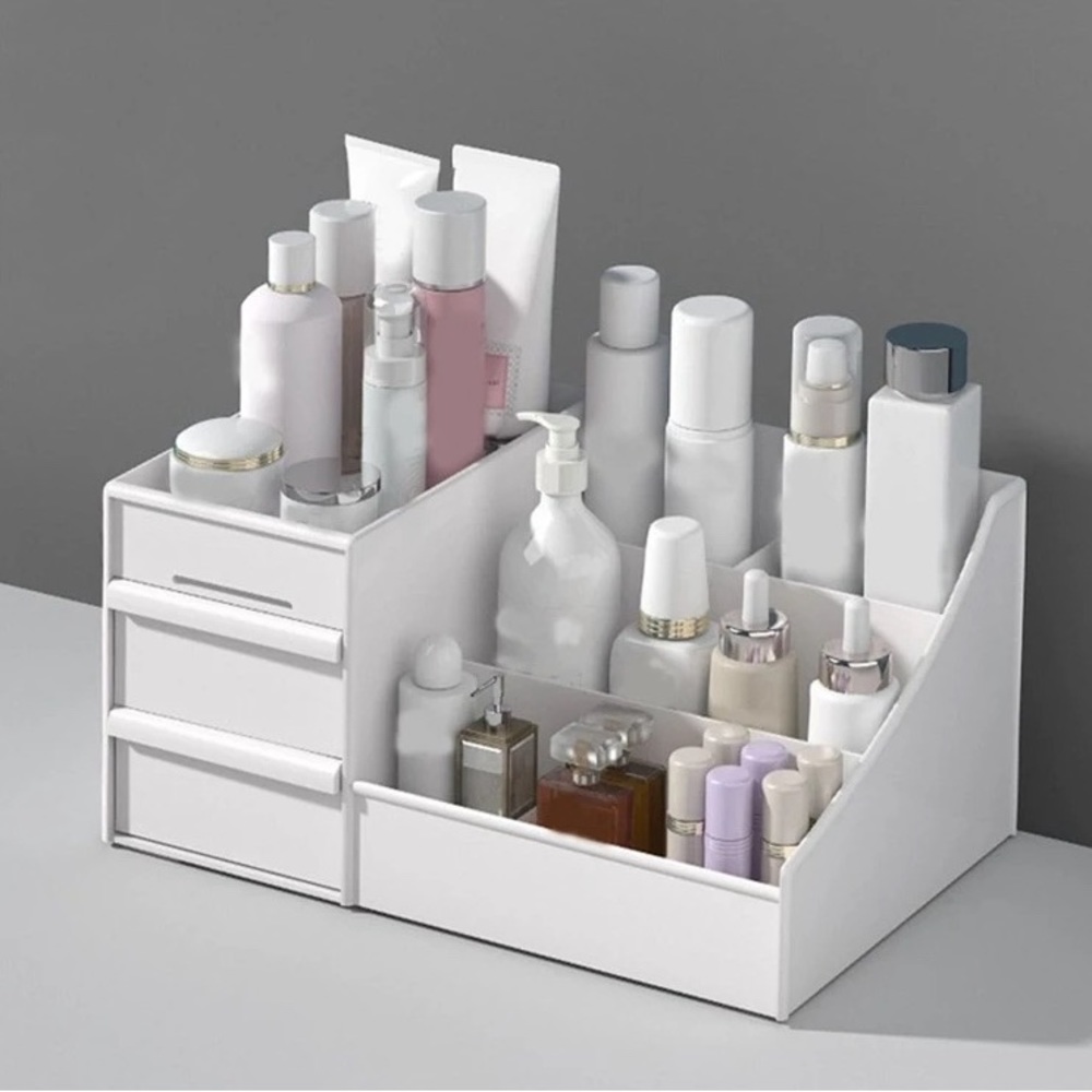 Makeup organizer/storage. Stationary